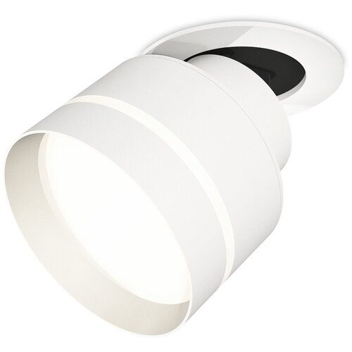   Techno Spot XM8101525 Ambrella Light 6592