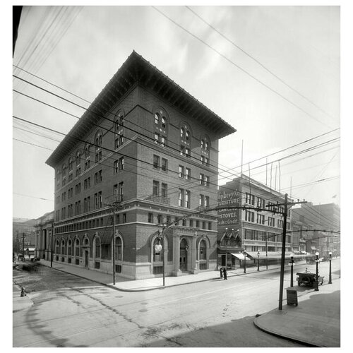      (The facade of the building) 3 60. x 63. 2670